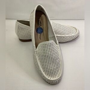 Mia Amore with Memory Foam Shoes Moccasins Loafers Size10W Color White Slip On